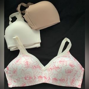 3 Warner’s Bras